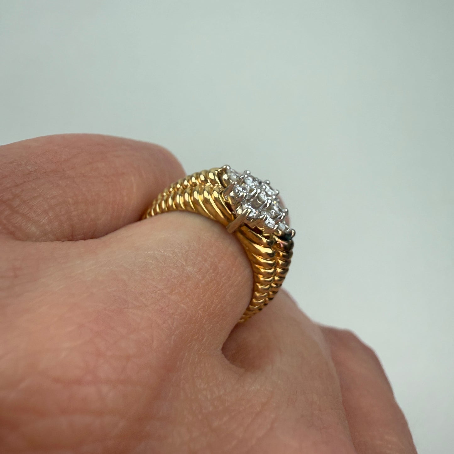Solid 14K Yellow Gold Exceptional Diamond Cluster Ribbed Ring Size 4.5