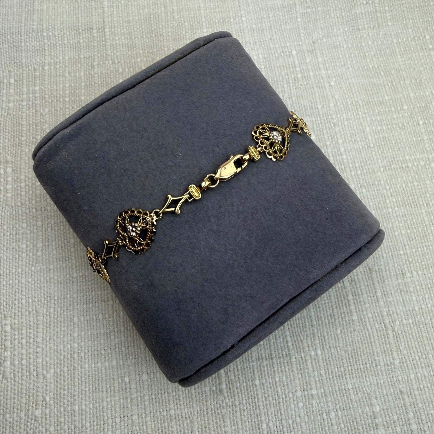 6.75" Solid 10K Two-tone Gold Filigree Heart Link Bracelet - 4.3 g