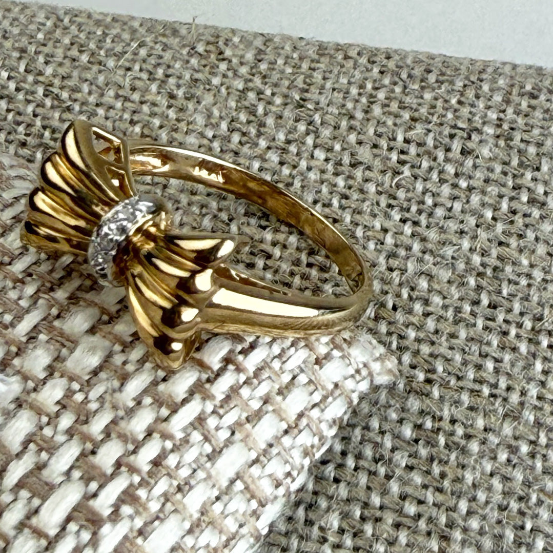 Vintage 10K Yellow Gold Bow and Diamond Ring Size 6