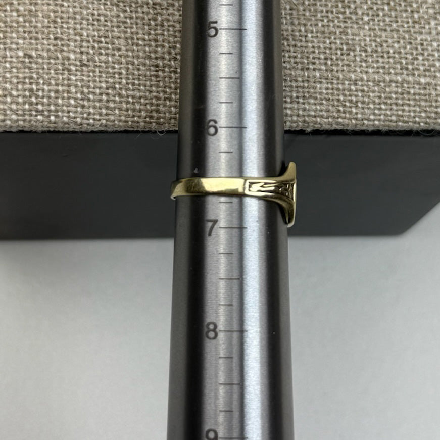 10K Yellow Gold Vintage Signet Ring, Elegant Engraved Design Size 6.75