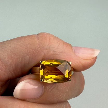 14K Solid Yellow Gold Estate 14K Yellow Gold Faceted East West Citrine Ring, Size 6.75