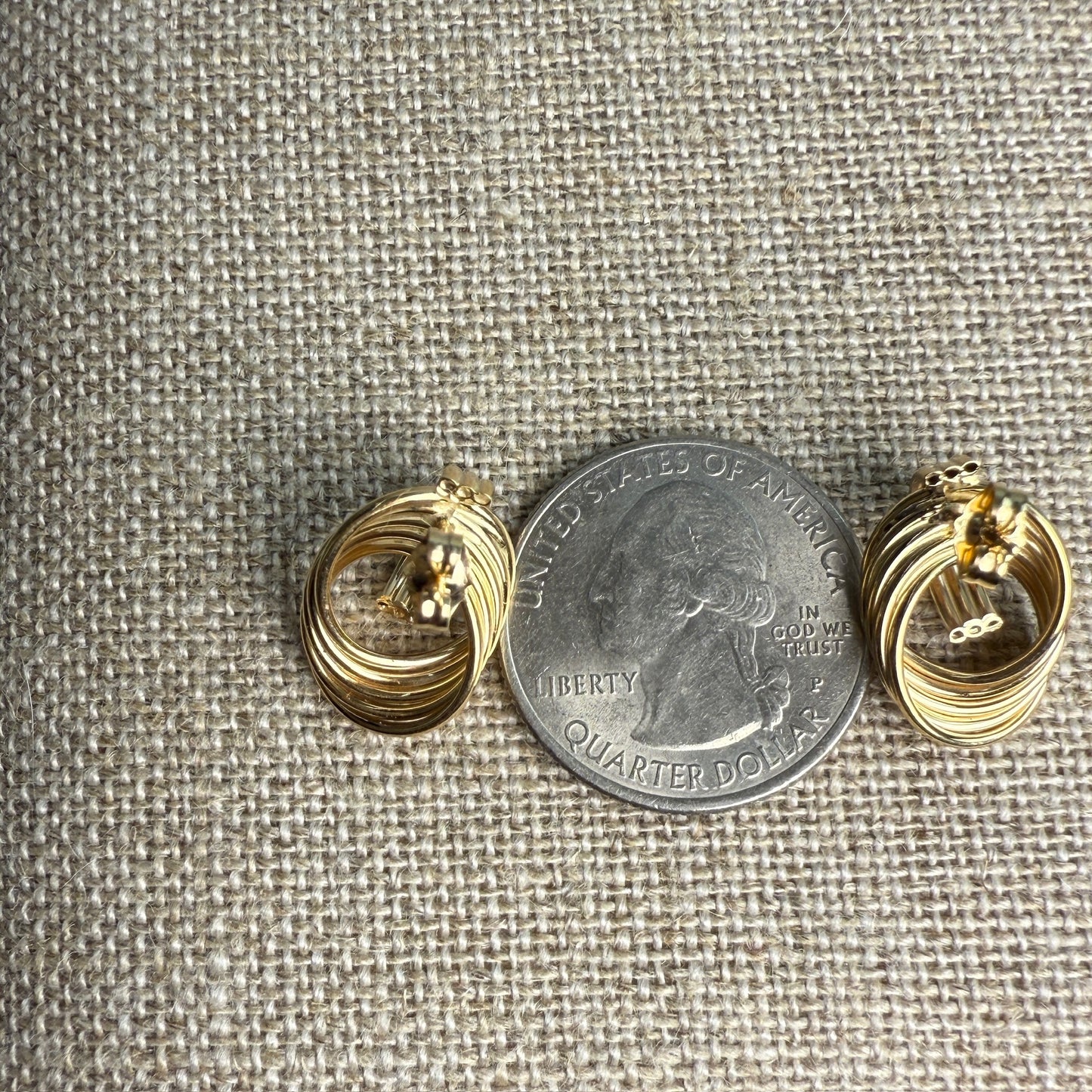14K Solid Yellow Gold Interlocking Circle Post Earrings, 2 g