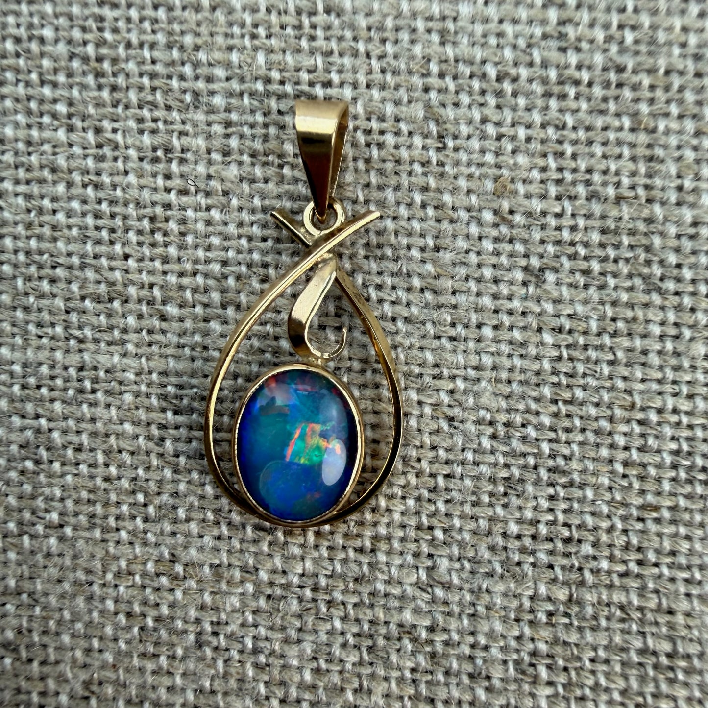 Solid 9K Yellow Gold Oval Opal Doublet, 1.65 grams