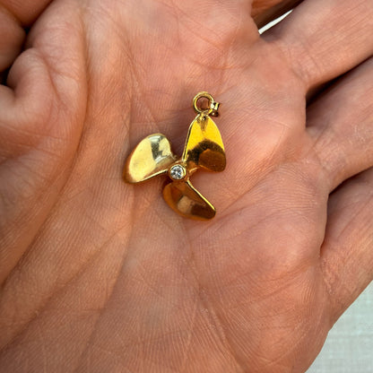 Solid 14K Yellow Gold 3D Boat Propeller with Diamond – 1.91g
