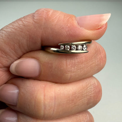 10K Solid White Gold Graduated Diamond Ring Size 8.75