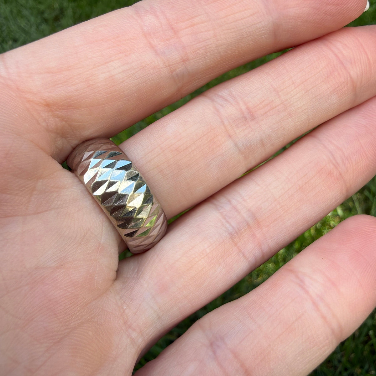 14K Solid White Gold Faceted Band Ring, Size 8.75