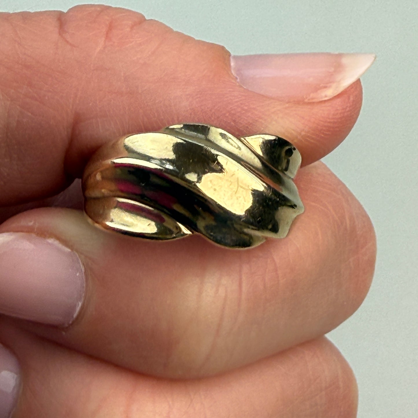 10K Solid Yellow Gold Sculptural High Polished Modern Ring Size 6.75