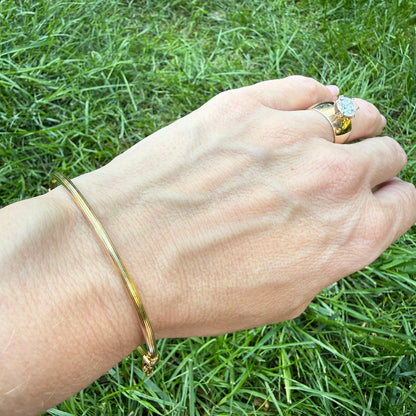 7.5" Italian Solid 14K Yellow Gold Grooved Hinged Oval Bangle Bracelet, 2.8mm, 4.16g