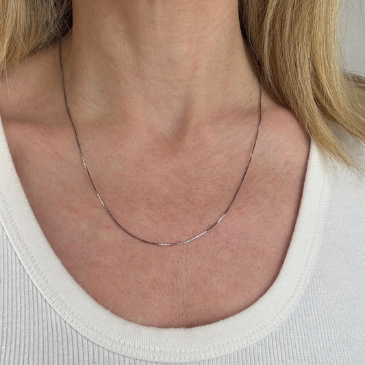 Versatile 18-19.5" Italian 14K White Gold Box Chain 1.9 g