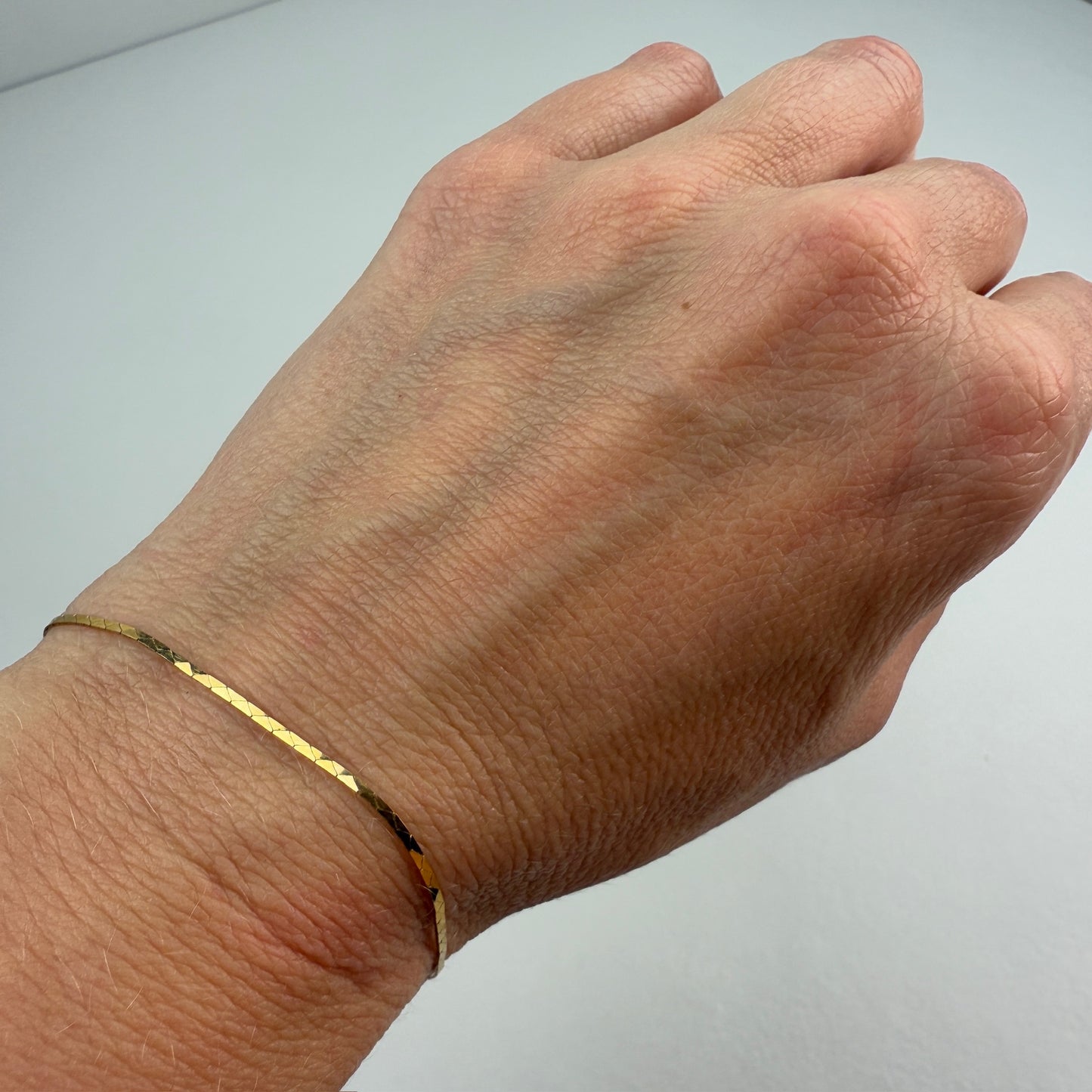 6.75" 14K Yellow Gold Italian Cobra Link Bracelet, 1.06 g