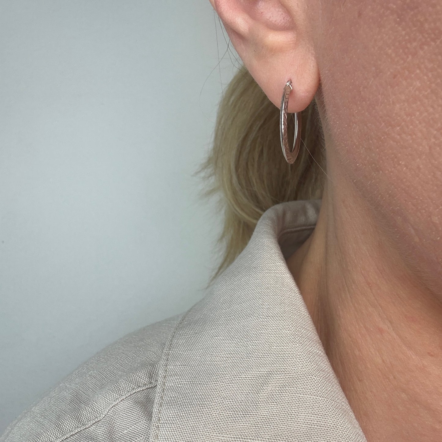 14K Solid White Gold Small Facet Diamond-Cut Hoops, 1 g