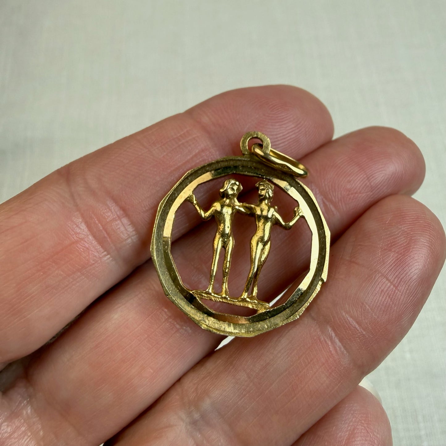 Vintage Solid 10K Yellow Gold Cheeky Gemini Pendant, 3.39 grams