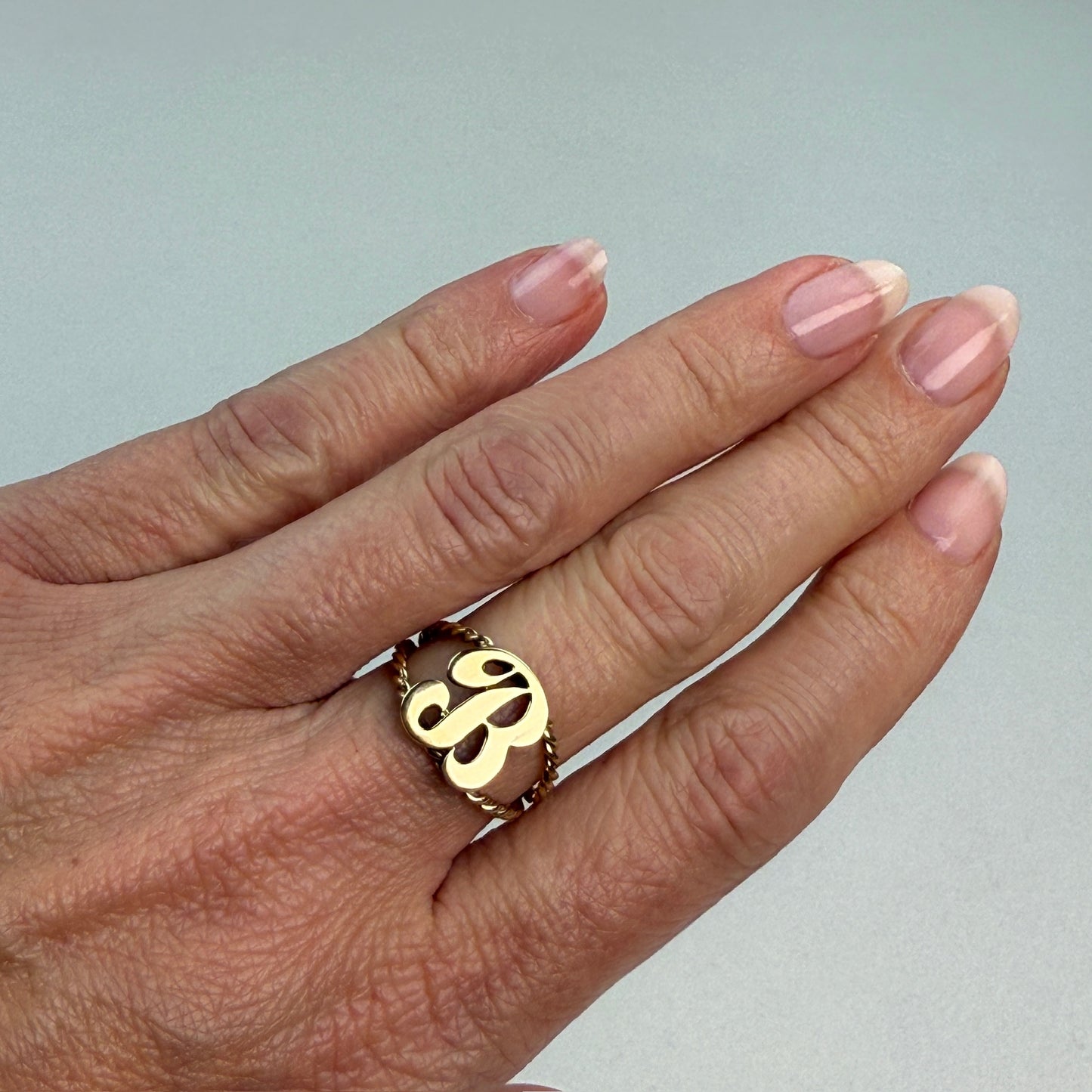 14K Solid Yellow Gold "B" Initial Ring – Size 6.5