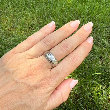14K Solid White Gold Faceted Band Ring, Size 8.75