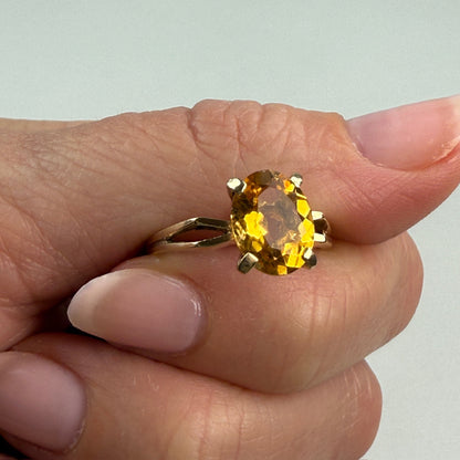 10K Solid Yellow Gold Oval Solitaire Citrine Ring Size 6.75