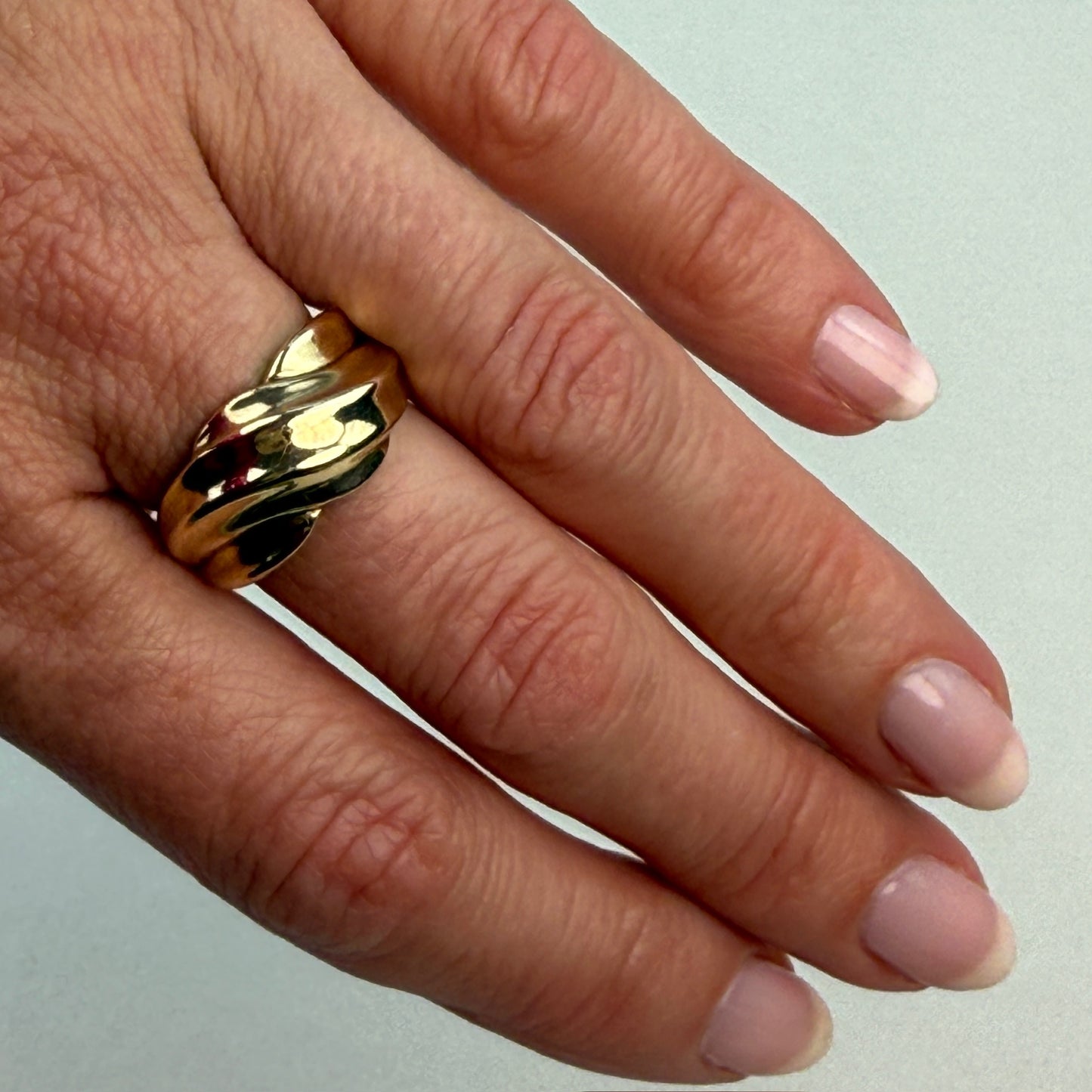 10K Solid Yellow Gold Sculptural High Polished Modern Ring Size 6.75