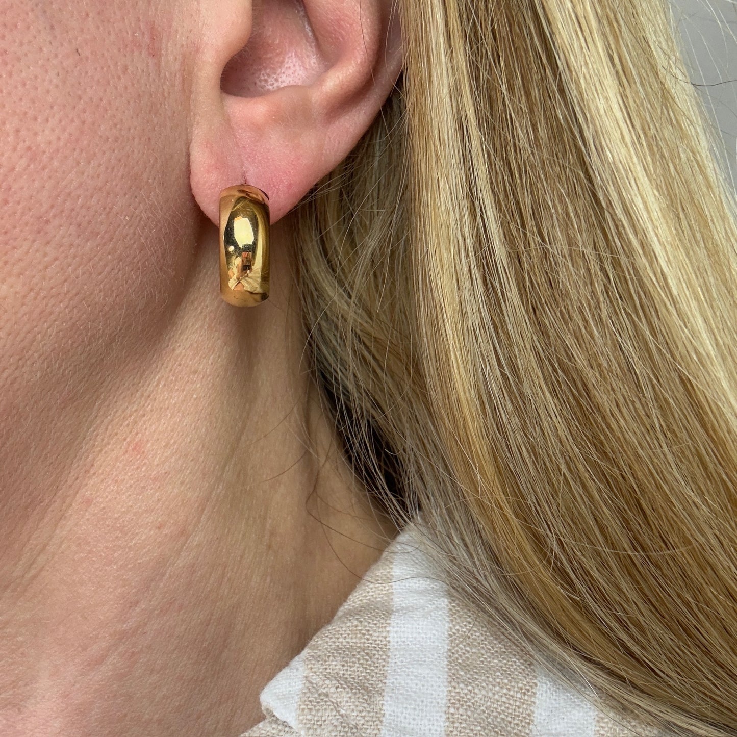 14k Solid Yellow Gold Perfectly Chunky Hoop Earrings, 2.69 g