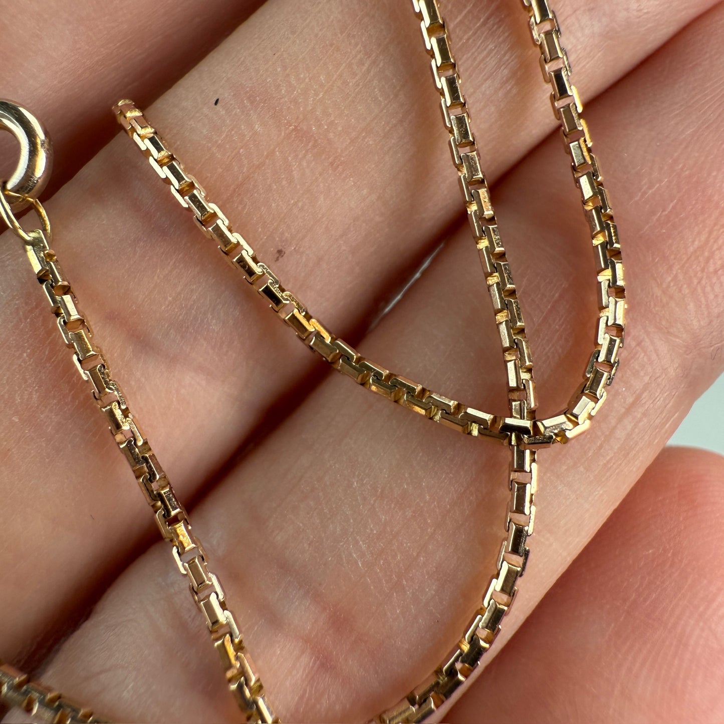 16" Italian UNOAERRE Solid 10K Yellow Gold Rounded Box Chain, 3.42 g