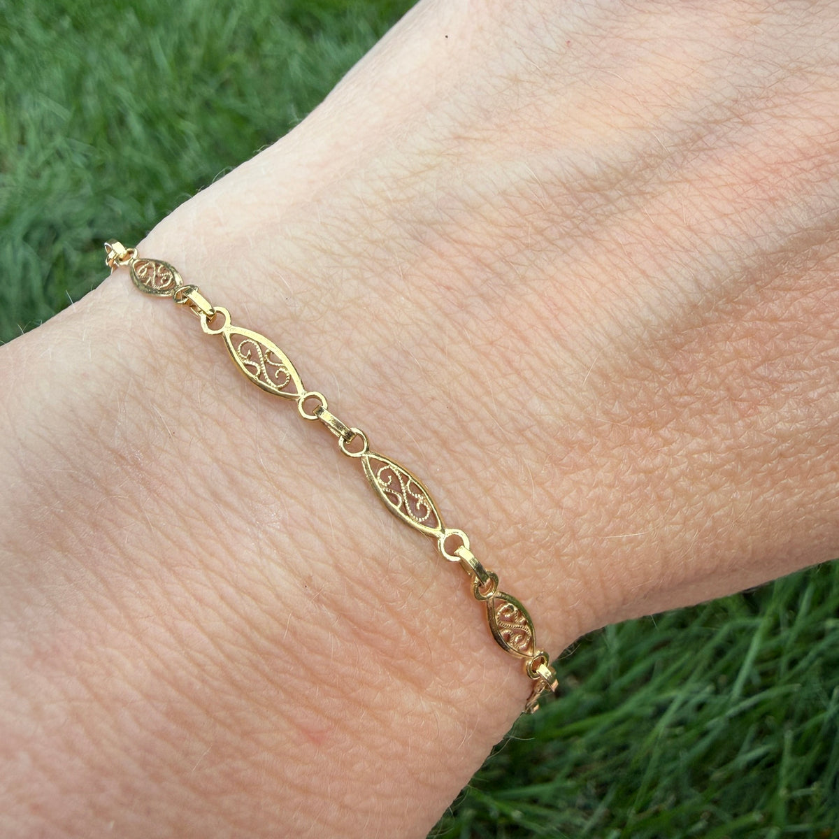 6.75" Vintage Solid 14K Yellow Gold Oval Filigree Link Bracelet, 2.66 g