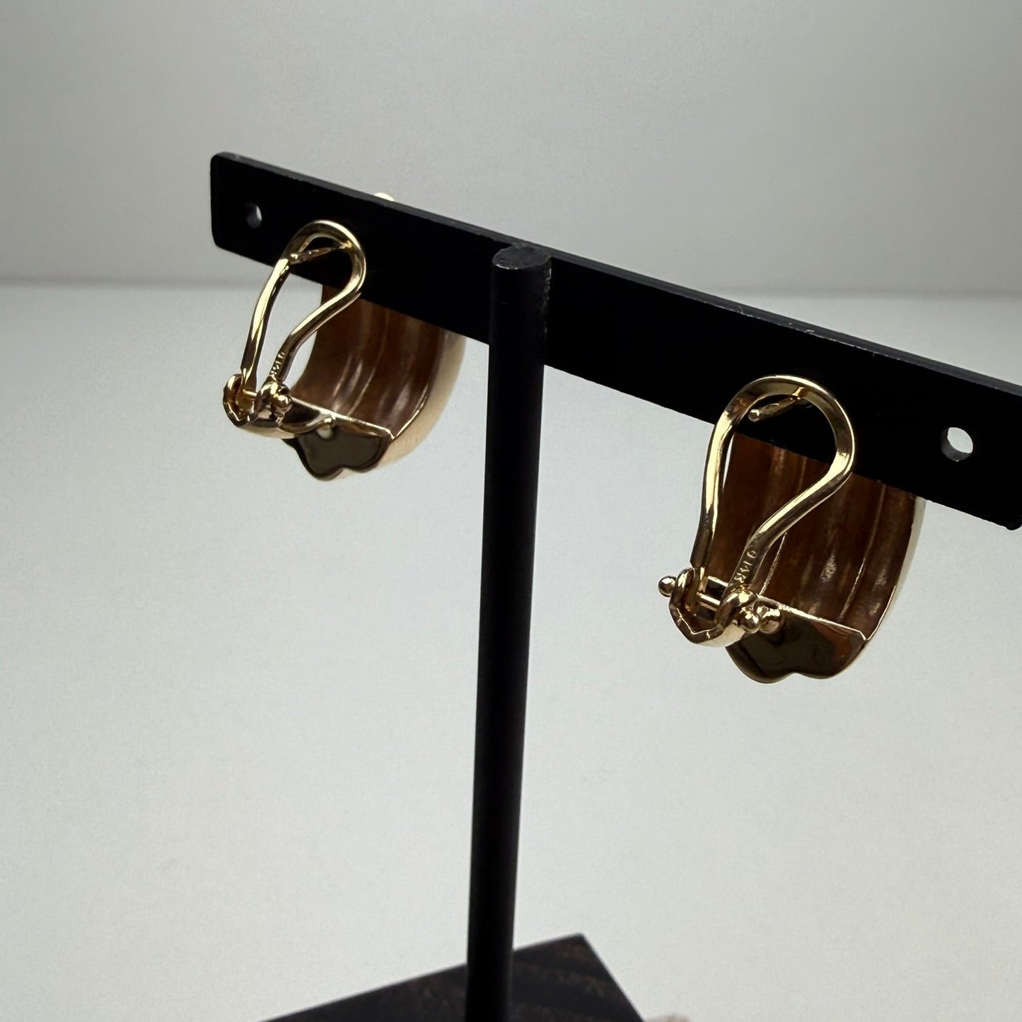 14K Solid Yellow Gold Omega Back Classic Ribbed Half-Hoop Earrings, 5.16 g