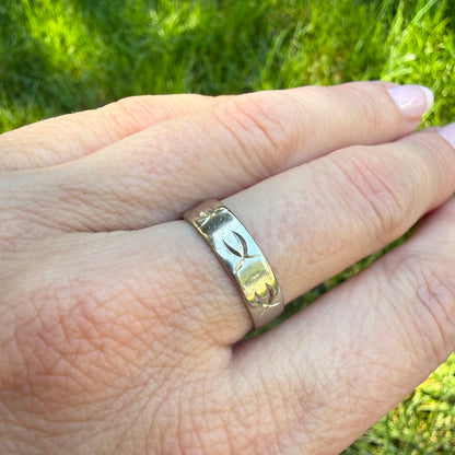 14K Solid White Gold Etched Band Ring, Size 7.25