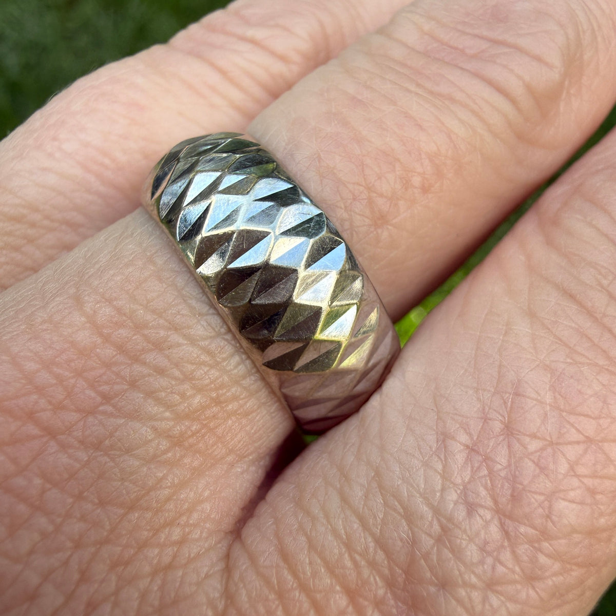 14K Solid White Gold Faceted Band Ring, Size 8.75