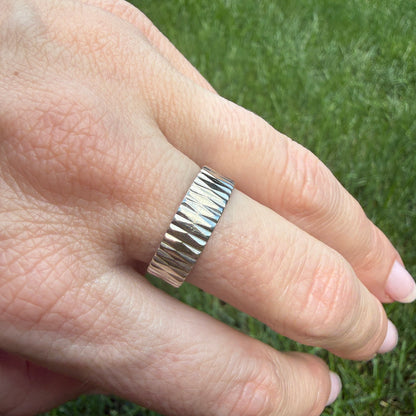 14K Solid White Gold Mid-century Textured Band Ring, Size 7.75