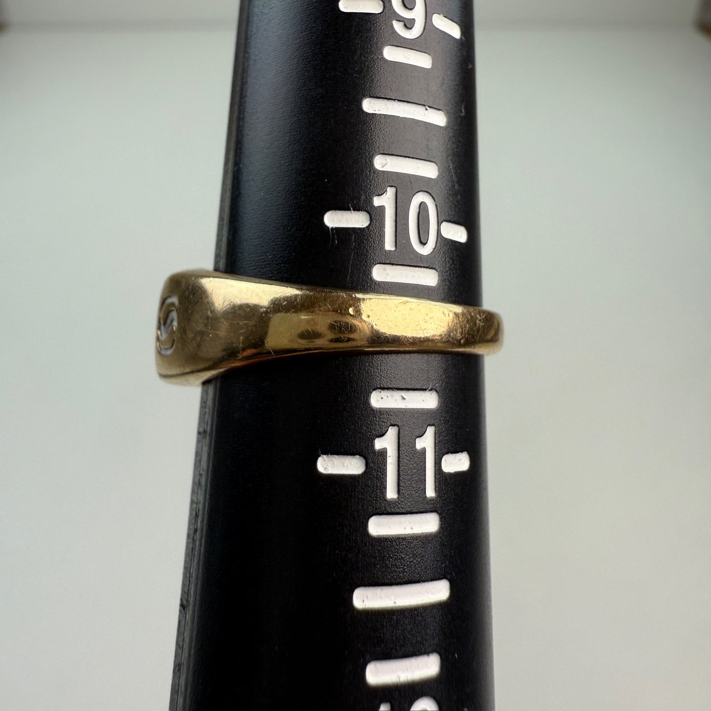10K Solid Yellow Gold Signet Style with Sapphires Ring Size 10.5