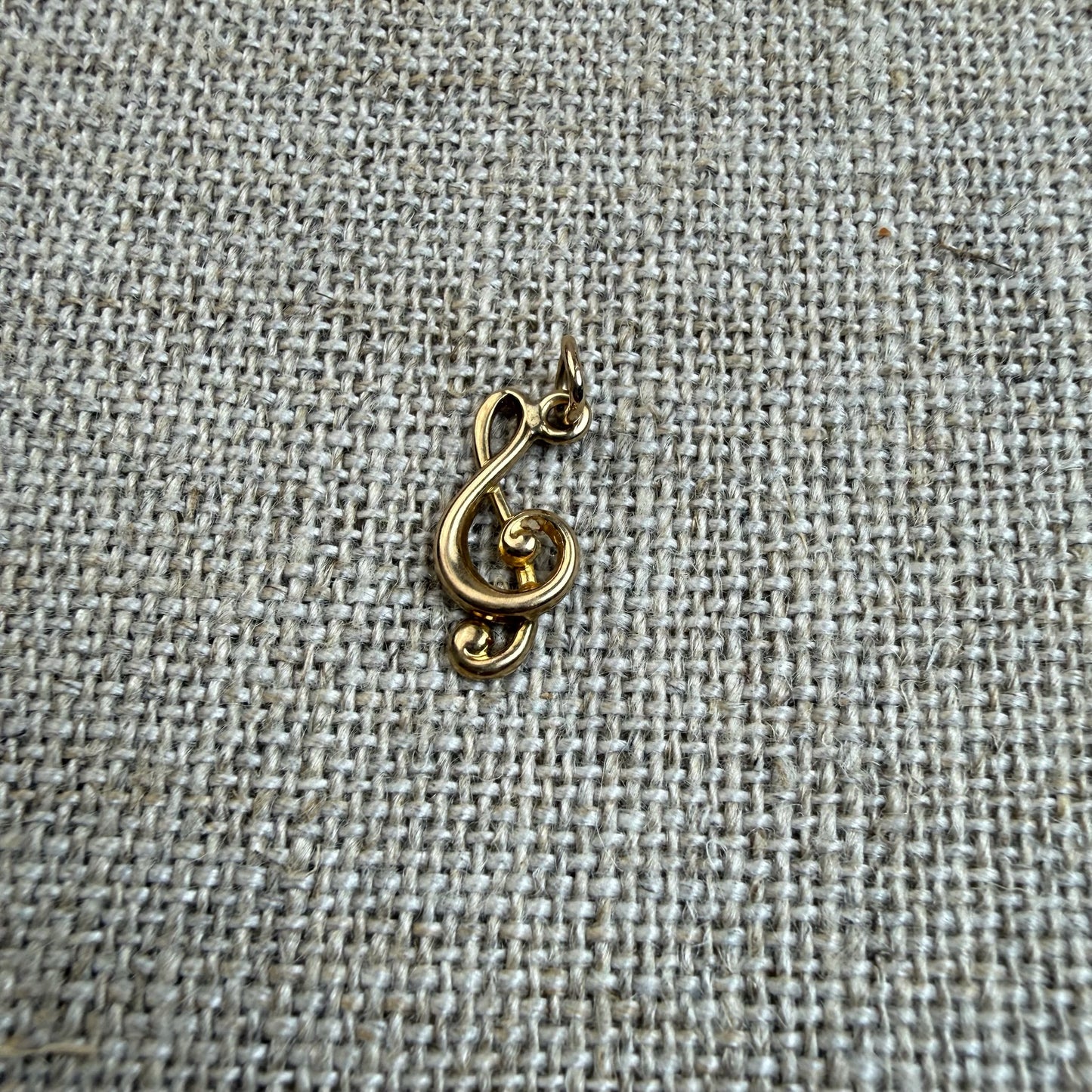 Solid 14K Yellow Gold Dimensional Treble Clef Charm, .58 grams