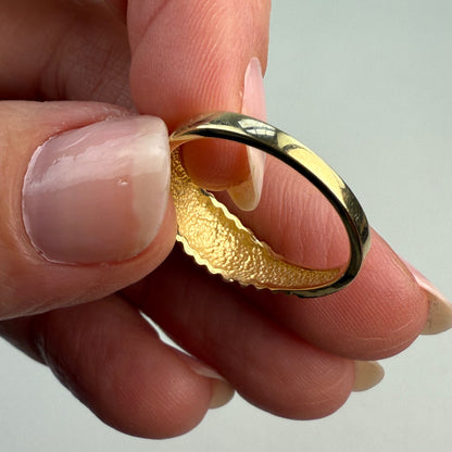 10K Solid Yellow Gold Diamond Cut Shrimp Ring Size 6.75