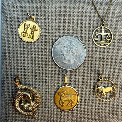Vintage Solid 8K Yellow Gold Libra Zodiac Necklace, 2.32 g, 15" Chain