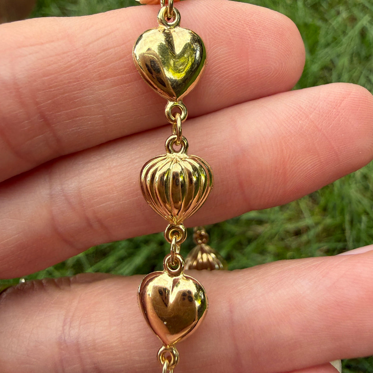 6.5" Solid 10K Yellow Gold Alternating Polished and Ribbed Puff Heart Bracelet, 3.69 g