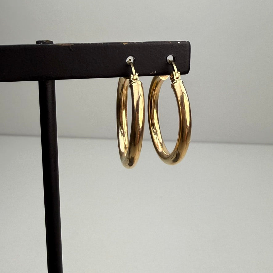 14k Solid Yellow Gold Classic Mid-size Hoop Earrings, 2.27 g