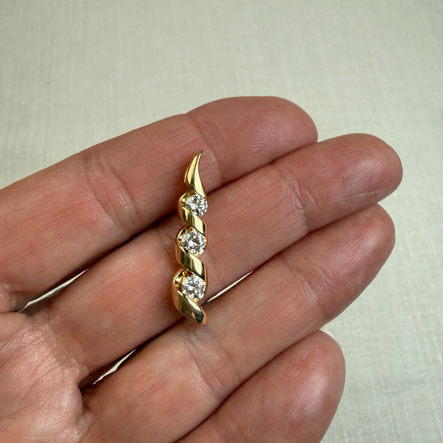 Estate Solid 14K Yellow Gold 625 ct. Diamond Sculptural Design Pendant, 3.89 g