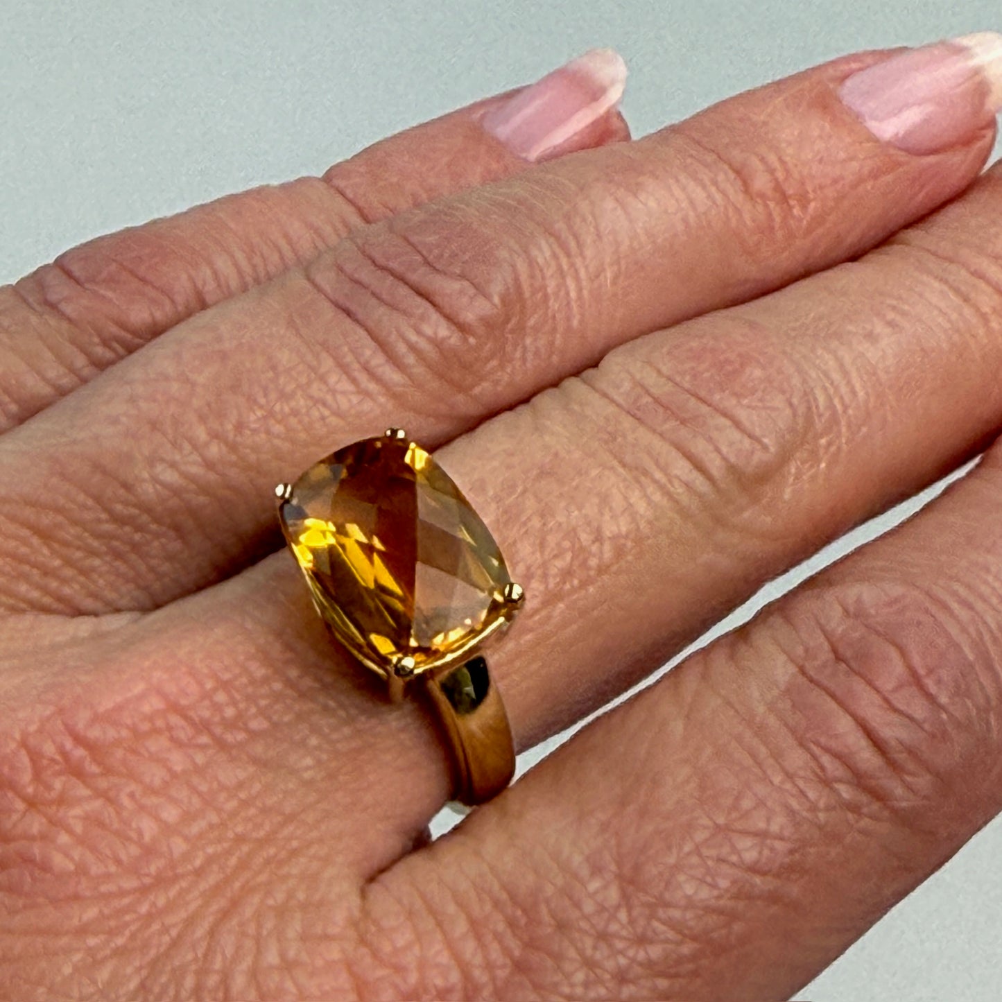 14K Solid Yellow Gold Estate 14K Yellow Gold Faceted East West Citrine Ring, Size 6.75