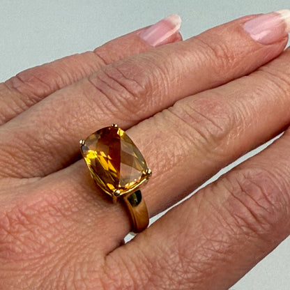 14K Solid Yellow Gold Estate 14K Yellow Gold Faceted East West Citrine Ring, Size 6.75