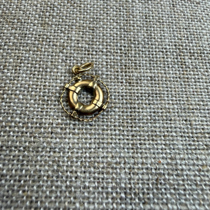 Solid 14K Yellow Gold Twisted Rope Life Preserver Charm, .67 grams