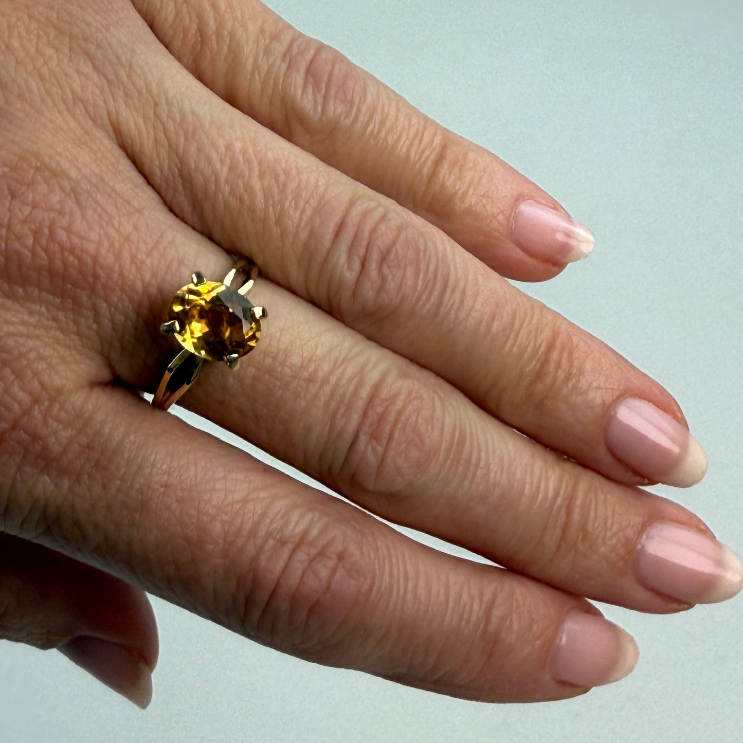 10K Solid Yellow Gold Oval Solitaire Citrine Ring Size 6.75