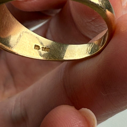10K Solid Yellow Gold Signet Style with Sapphires Ring Size 10.5
