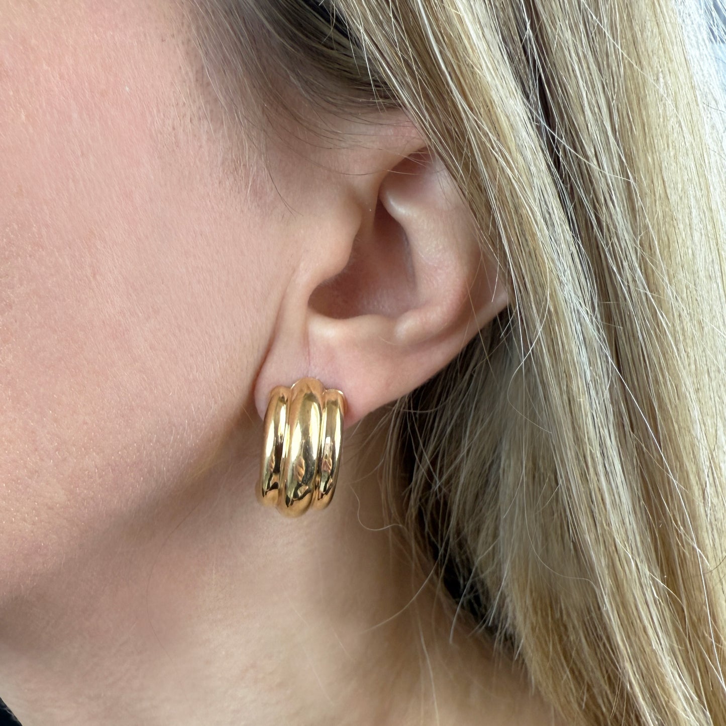 Classic Polished Ribbed Half-Hoop Earrings 14K Yellow Gold Omega Back