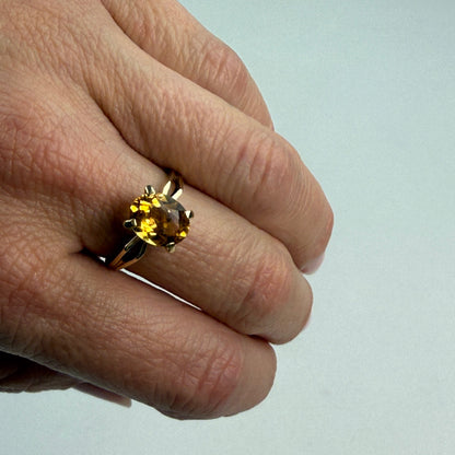10K Solid Yellow Gold Oval Solitaire Citrine Ring Size 6.75