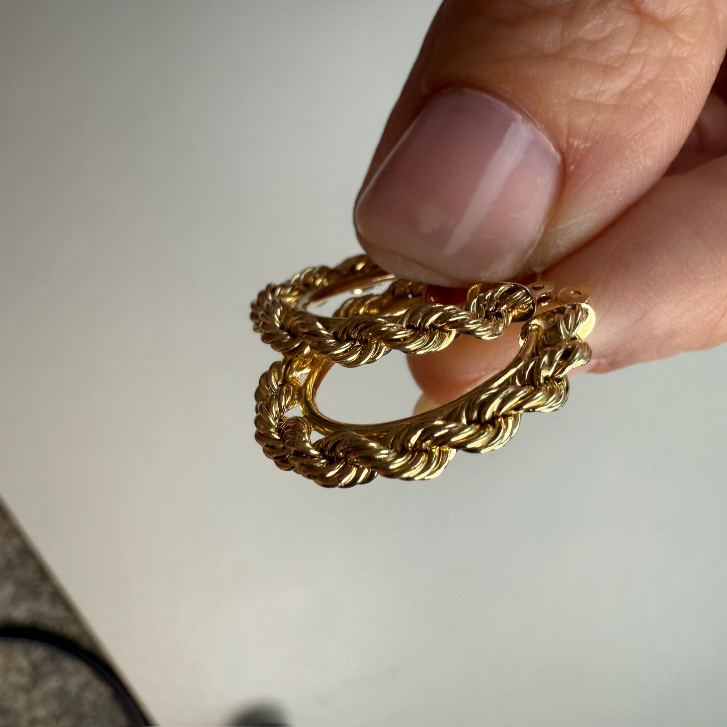 10K Solid Yellow Gold Classic Twisted Rope Hoop Earrings, 1.48g
