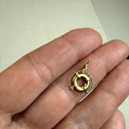 Solid 14K Yellow Gold Twisted Rope Life Preserver Charm, .67 grams