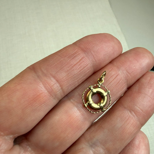 Solid 14K Yellow Gold Twisted Rope Life Preserver Charm, .67 grams
