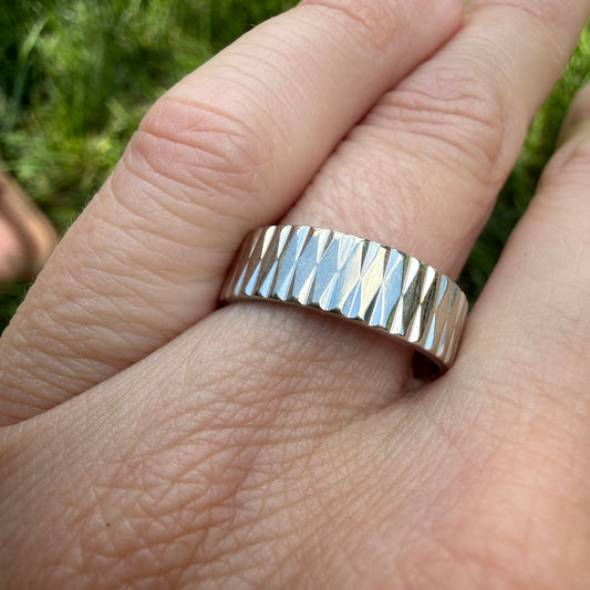 14K Solid White Gold Mid-century Textured Band Ring, Size 7.75