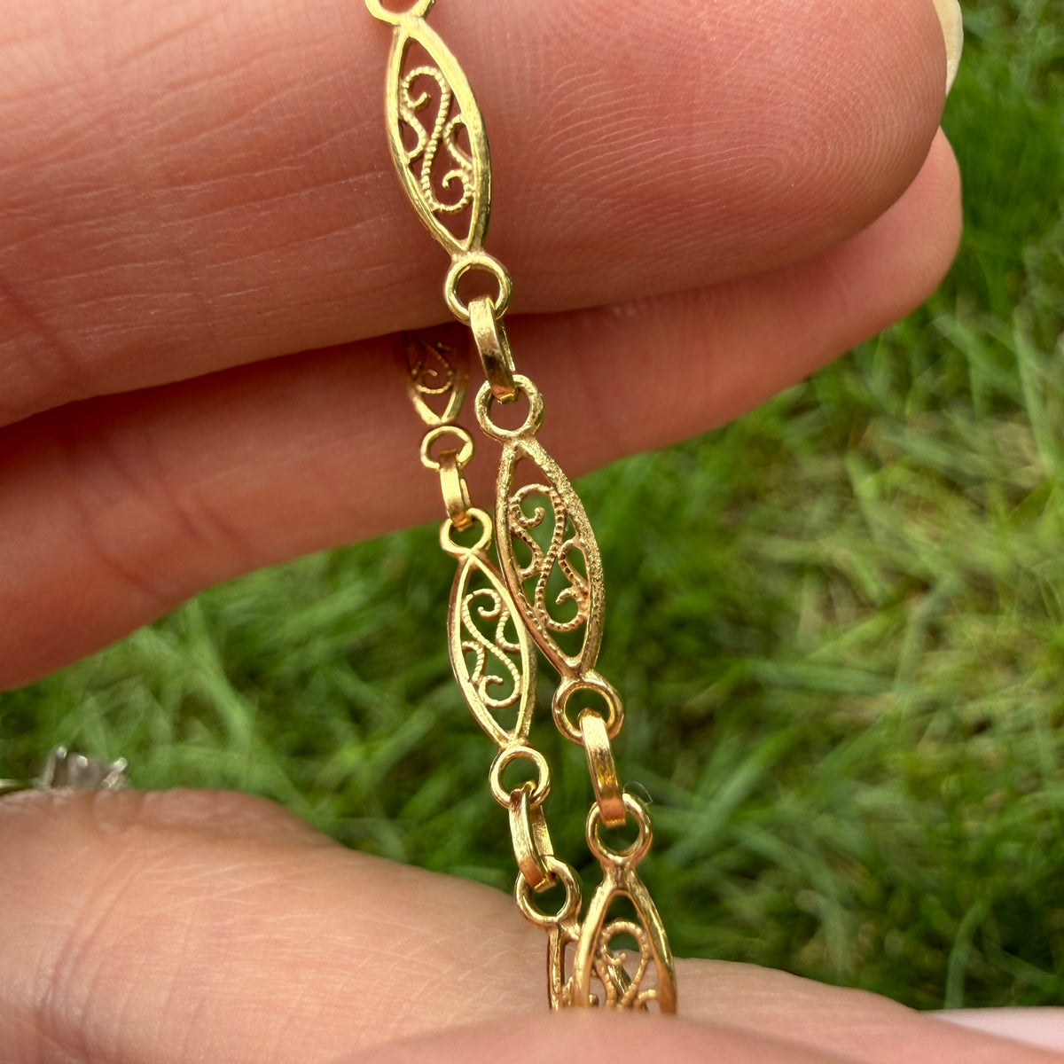 6.75" Vintage Solid 14K Yellow Gold Oval Filigree Link Bracelet, 2.66 g