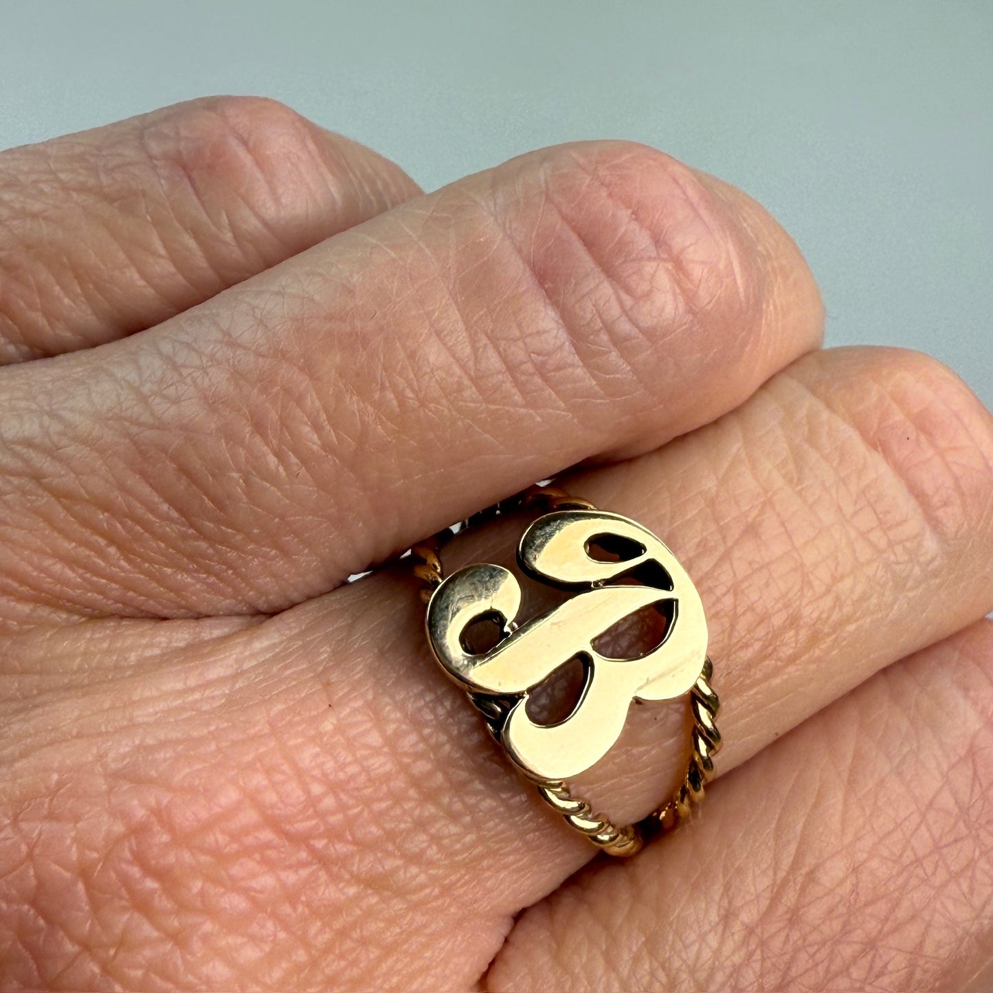 14K Solid Yellow Gold "B" Initial Ring – Size 6.5