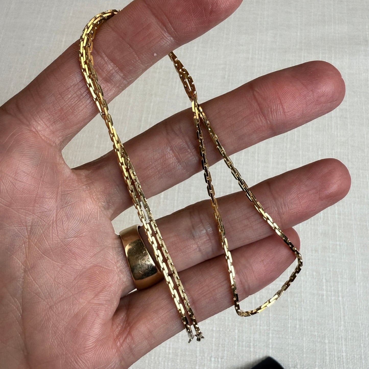 20" Solid 14K Yellow Gold Rectangular Box Chain, 7.44 g
