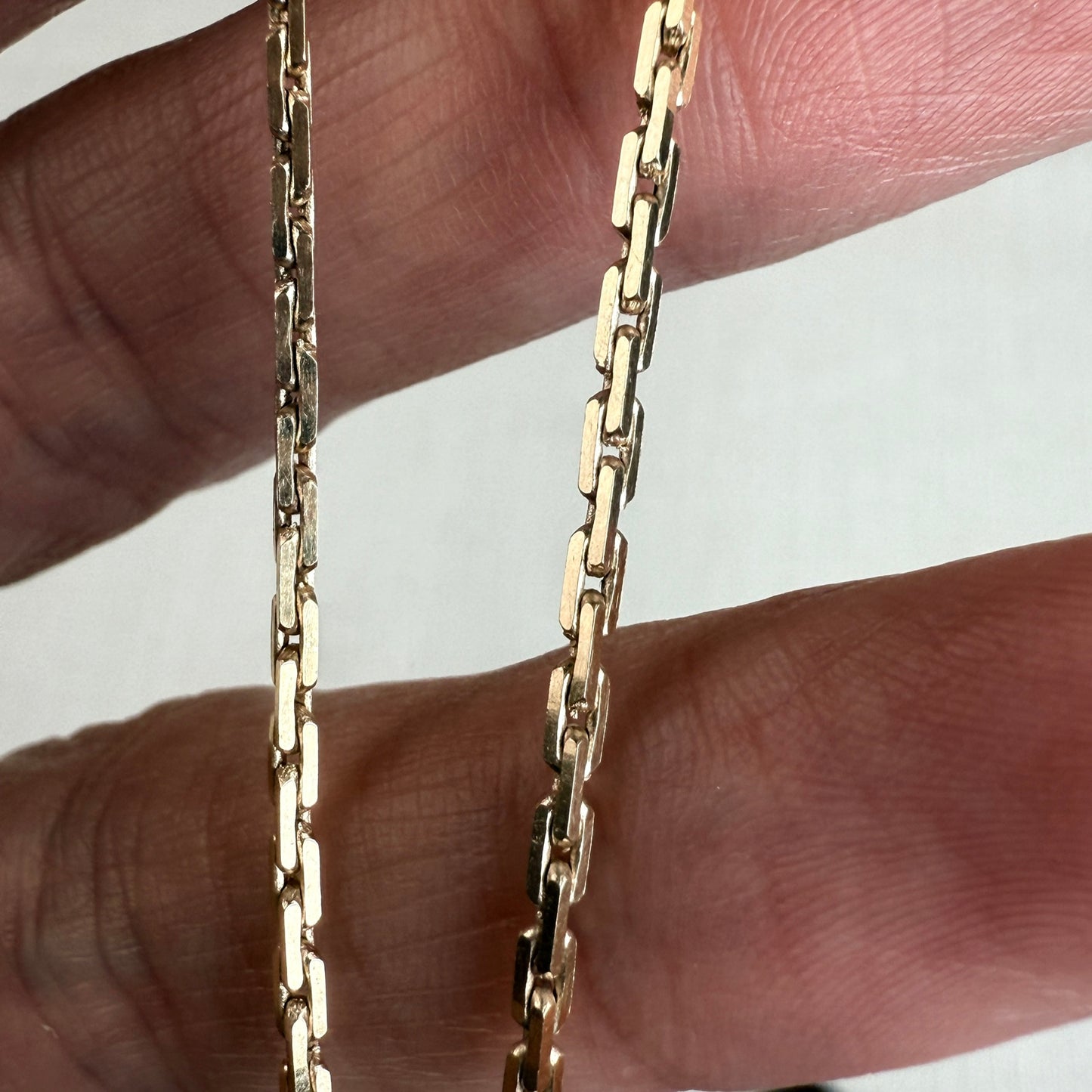 20" Solid 14K Yellow Gold Rectangular Box Chain, 7.44 g