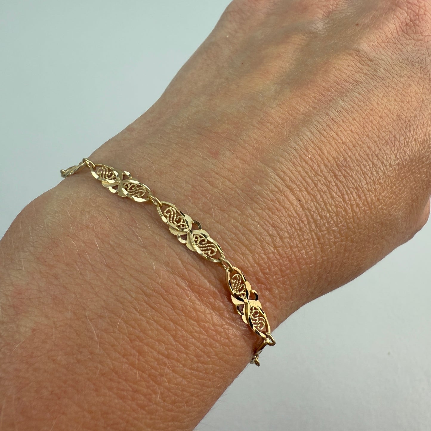 7" Solid 14K Yellow Gold Oval Open Work Link Bracelet, 3.7 g